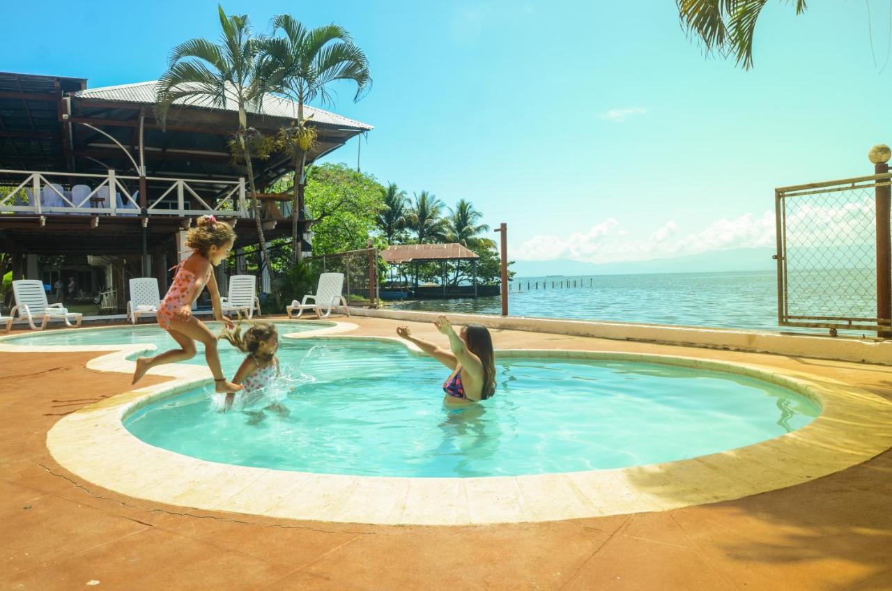 Chalet Castillo El Estor Ngoại thất bức ảnh