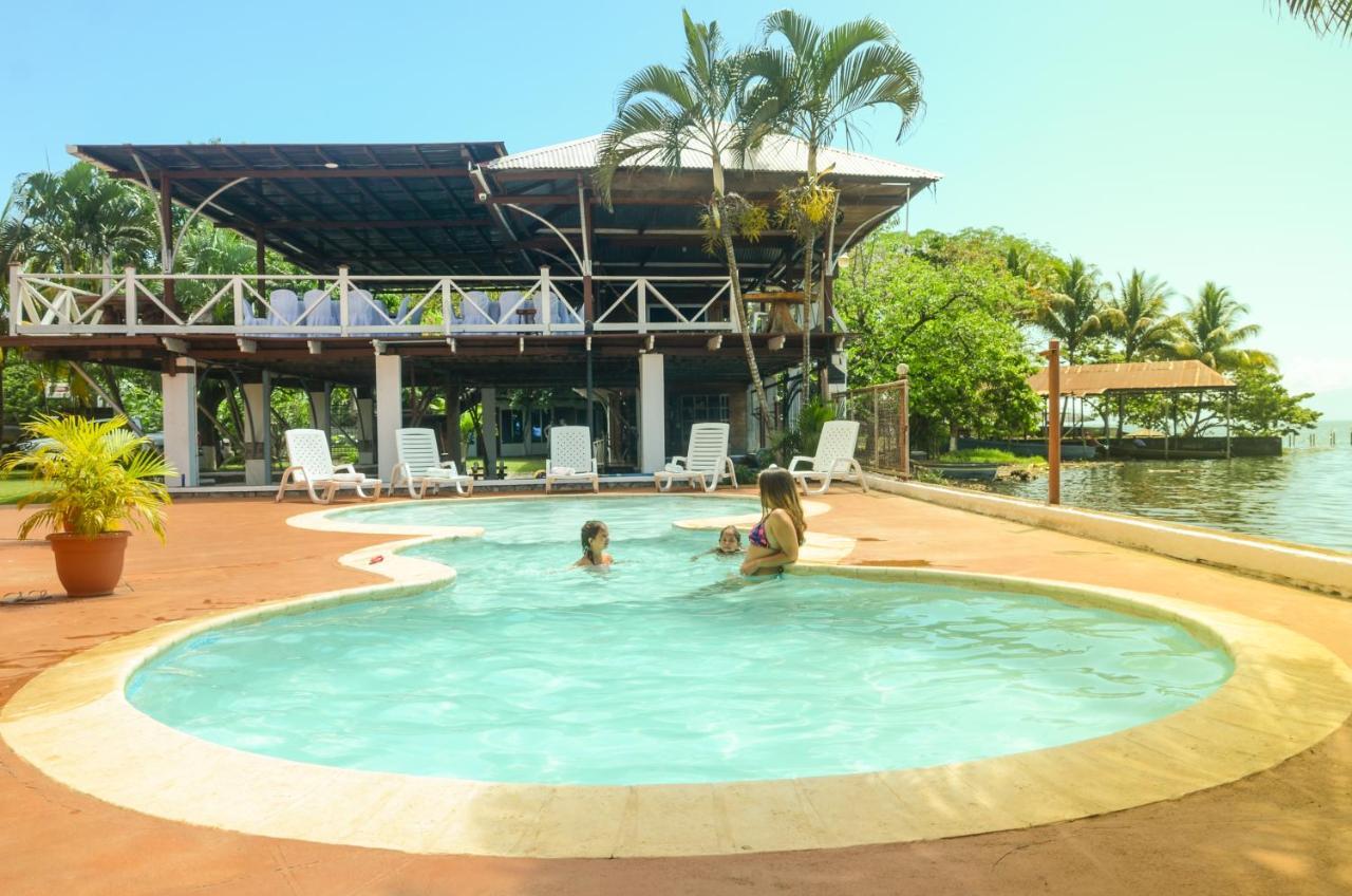 Chalet Castillo El Estor Ngoại thất bức ảnh
