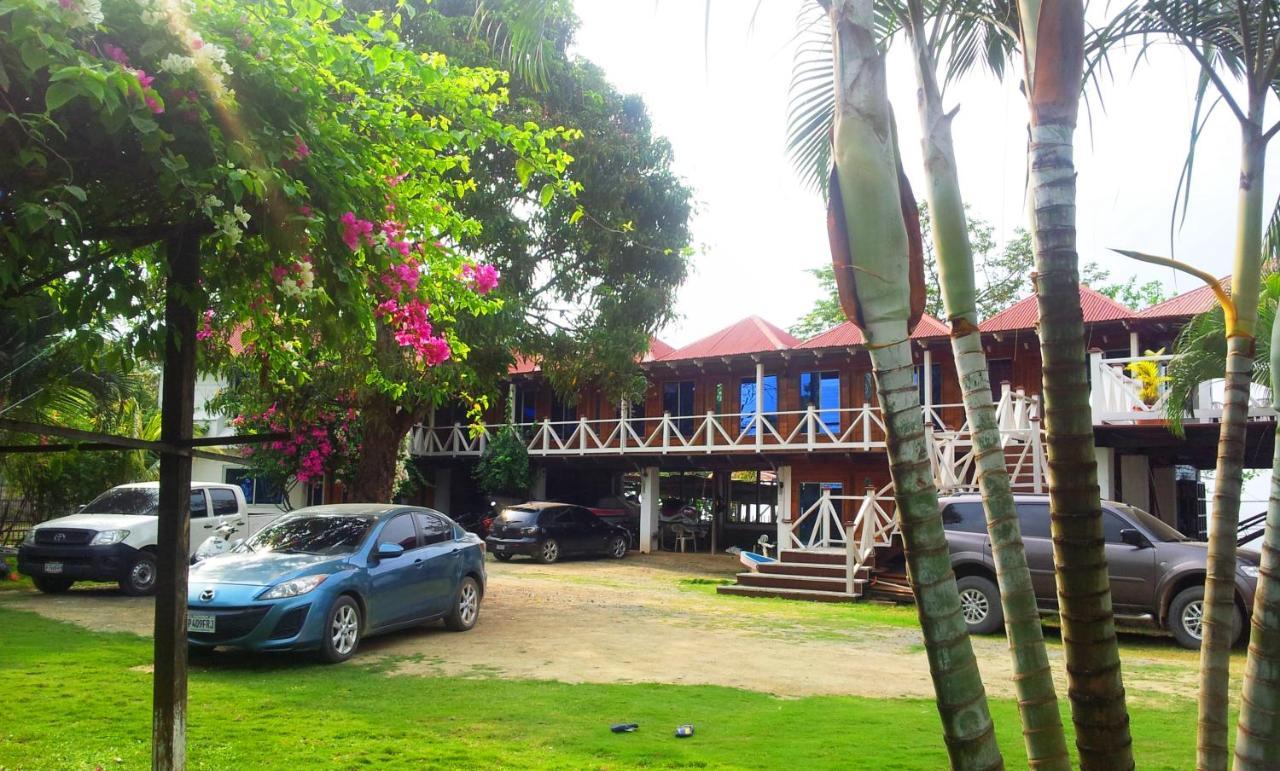 Chalet Castillo El Estor Ngoại thất bức ảnh