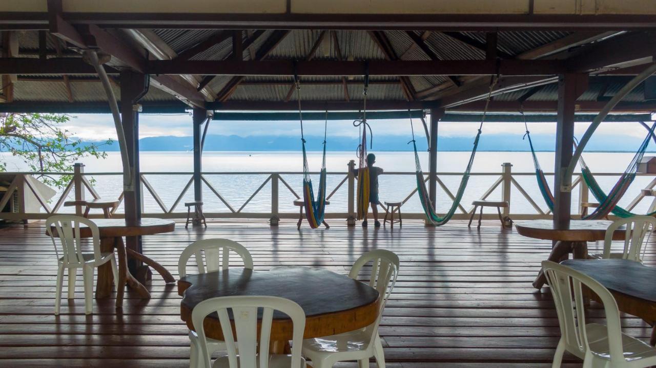 Chalet Castillo El Estor Ngoại thất bức ảnh