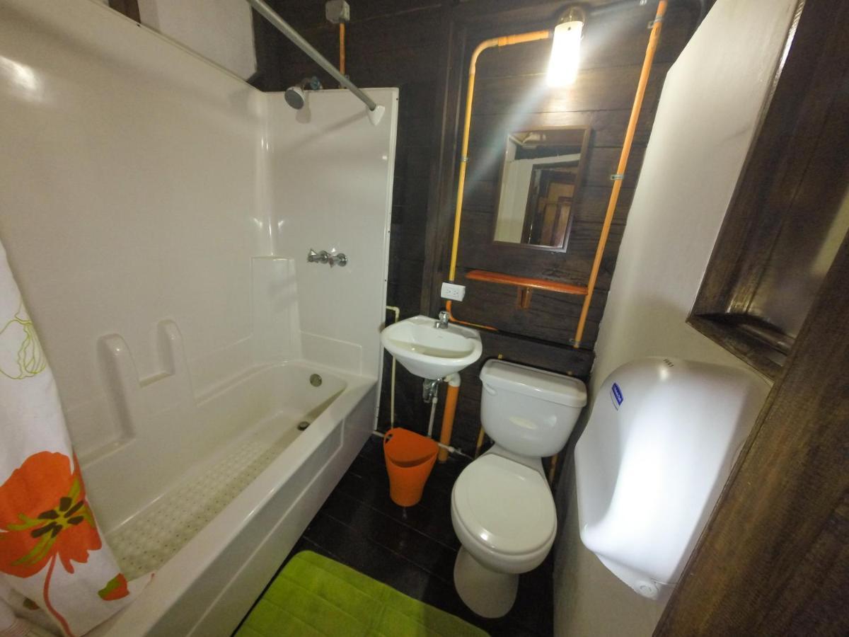 Chalet Castillo El Estor Ngoại thất bức ảnh