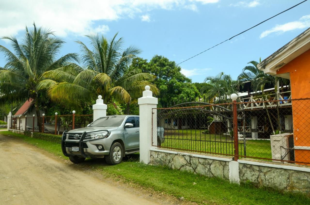 Chalet Castillo El Estor Ngoại thất bức ảnh
