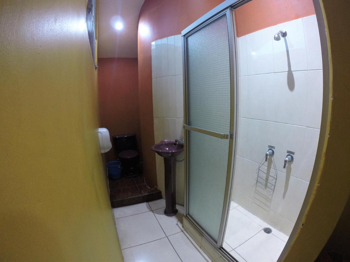 Chalet Castillo El Estor Ngoại thất bức ảnh