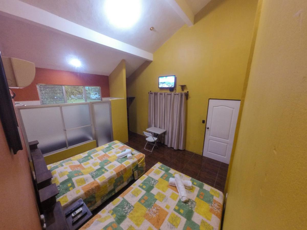 Chalet Castillo El Estor Ngoại thất bức ảnh