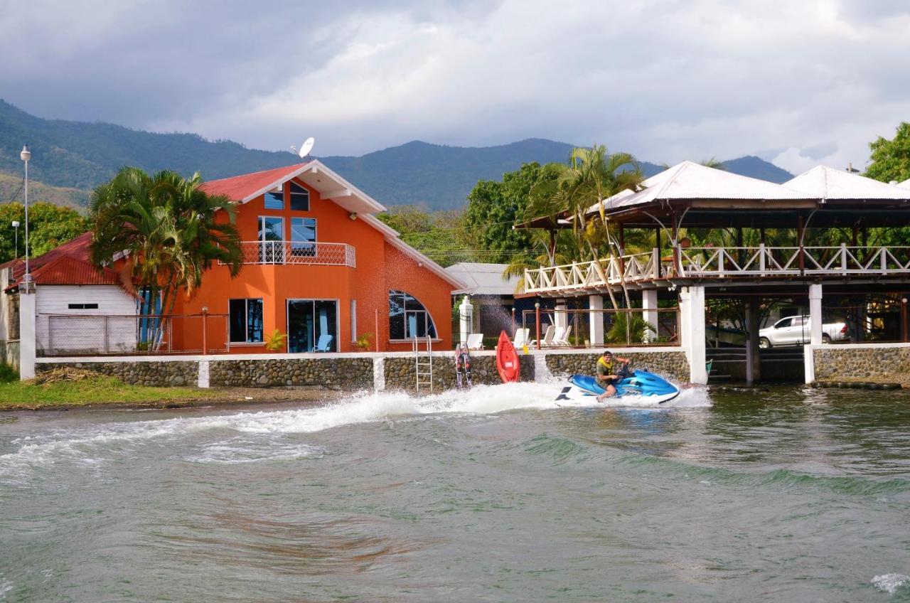 Chalet Castillo El Estor Ngoại thất bức ảnh