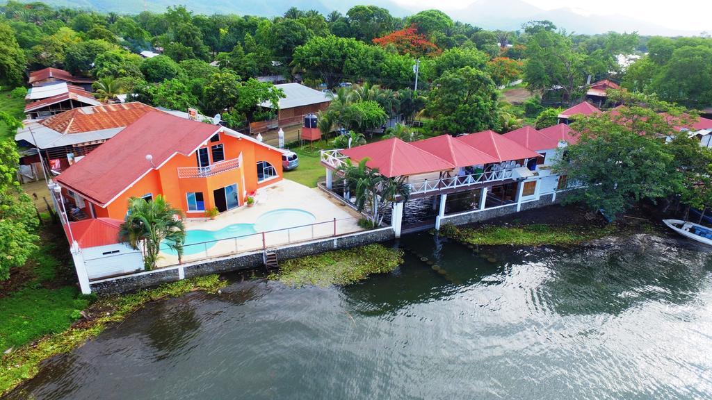 Chalet Castillo El Estor Ngoại thất bức ảnh